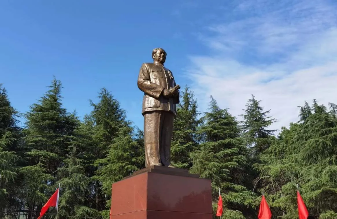 5-day 4-night · Private Tour · Changsha + Shaoshan + Zhangjiajie + Furong Town + Fenghuang