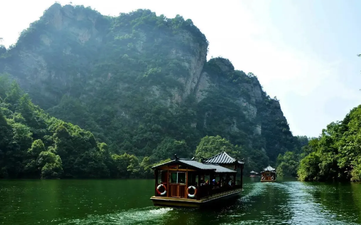 Baofeng Lake